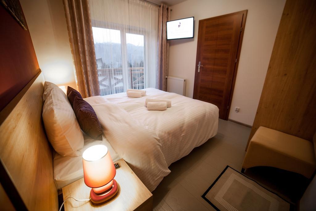 Rezydencja Pod Ochorowiczowka B&B Wisla Bilik gambar