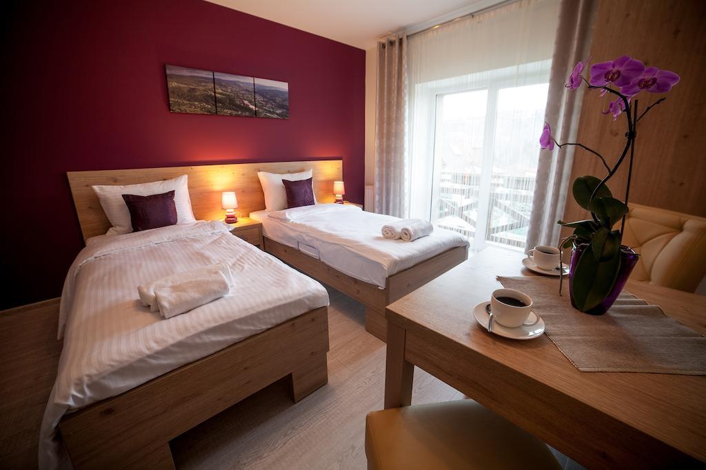Rezydencja Pod Ochorowiczowka B&B Wisla Bilik gambar